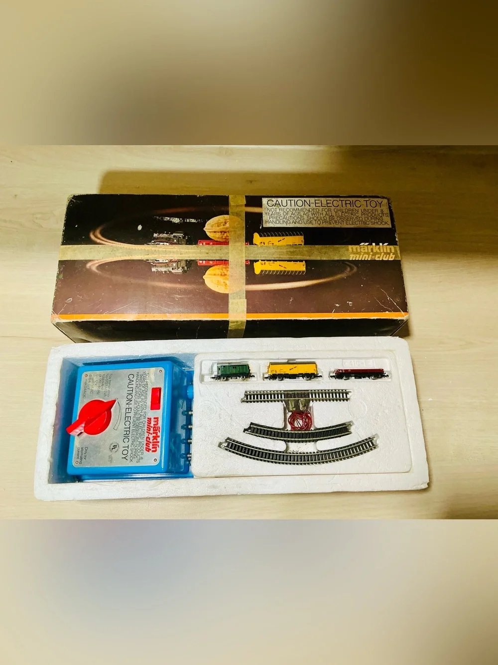 Vintage Marklin Z Scale Train Set 8907A In Box - Missing Locomotive